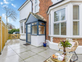 Railway Cottage - Stylish & Cosy Whitstable Oasis - Sleeps 2